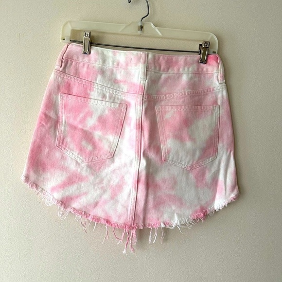 PacSun Tie Dye Pink And White Fringe Mini Jean Skirt Size 26 NWOT - Picture 3 of 9